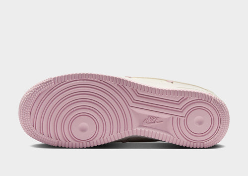 รองเท้าผู้หญิง Air Force 1 ’07 LX