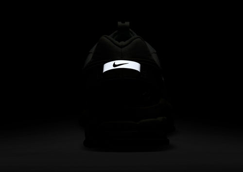 รองเท้าผู้หญิง Zoom Vomero Roam