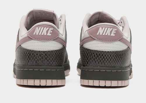 รองเท้าผู้ชาย Dunk Low SE