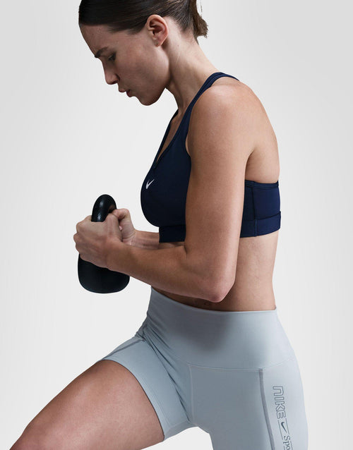 กางเกงขาสั้นผู้หญิง One Fitted Dri-FIT 5" Biker