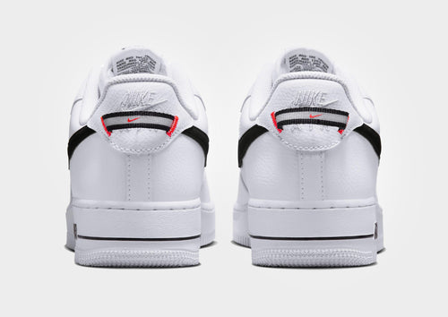 รองเท้าผู้ชาย Air Force 1 '07 LV8