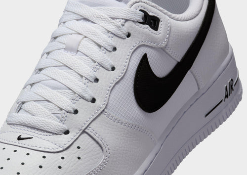 รองเท้าผู้ชาย Air Force 1 '07 LV8