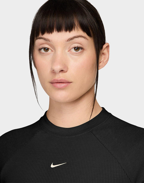 เสื้อแขนสั้นผู้หญิง Sportswear Chill Knit