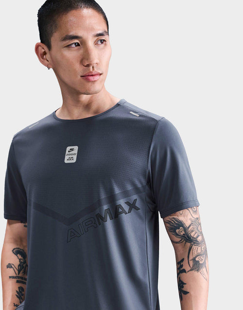 เสื้อยืดผู้ชาย Sportswear Air Max