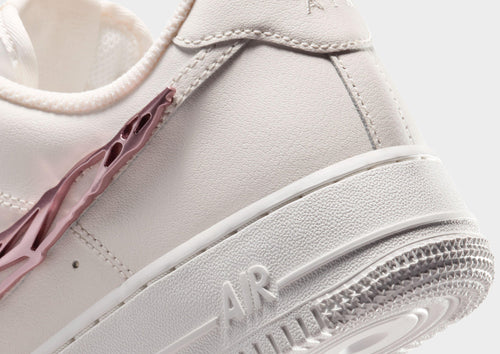 รองเท้าผู้หญิง Nike Air Force 1 '07