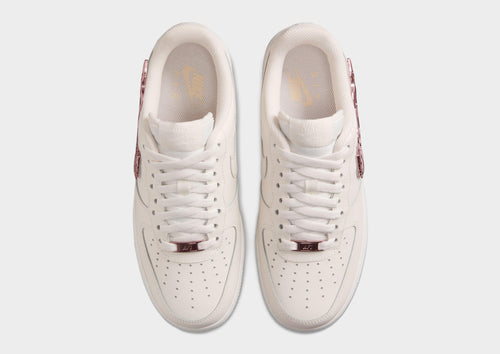 รองเท้าผู้หญิง Nike Air Force 1 '07