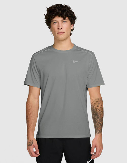 เสื้อแขนสั้นผู้ชาย Miler Dri-FIT