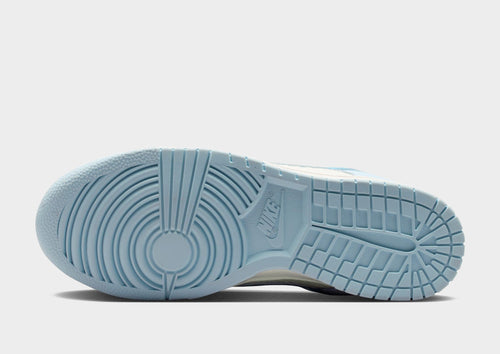 รองเท้าผู้หญิง Dunk Low SE