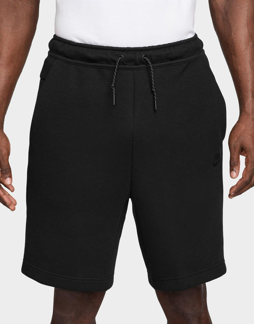 กางเกงขาสั้นผู้ชาย Tech Fleece