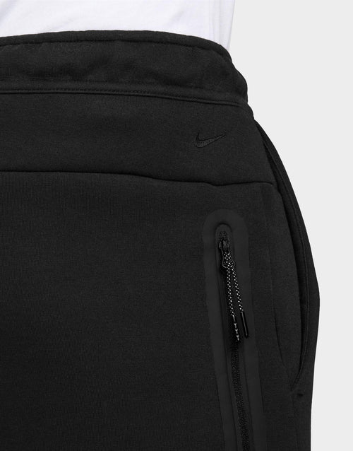 กางเกงขาสั้นผู้ชาย Tech Fleece