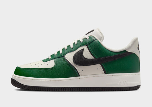 รองเท้าผู้ชาย Air Force 1 '07 LV8