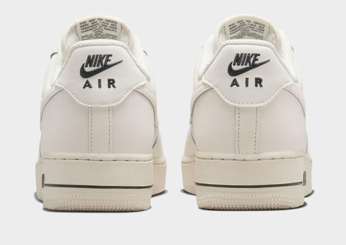 รองเท้าผู้ชาย Air Force 1 '07 LV8