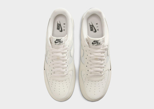 รองเท้าผู้ชาย Air Force 1 '07 LV8