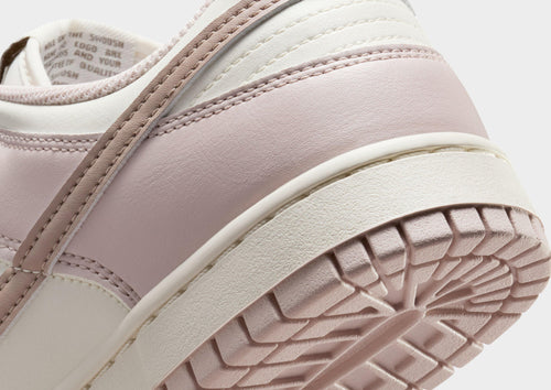 รองเท้าผู้หญิง Dunk Low
