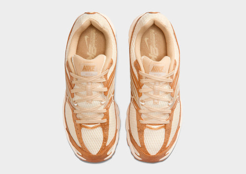 รองเท้าผู้หญิง Air Max Moto 2K