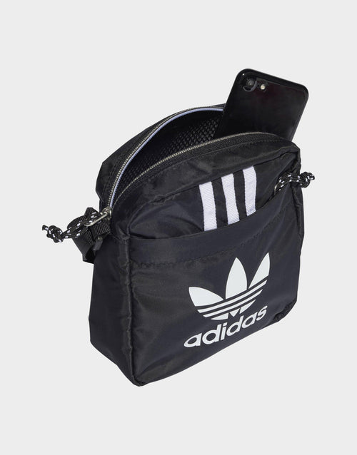 กระเป๋าสะพายข้าง Adicolor Archive