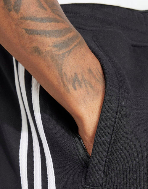 กางเกงขาสั้นผู้ชาย Adicolor 3-Stripes