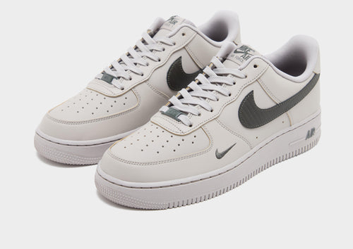รองเท้าผู้ชาย Air Force 1 '07