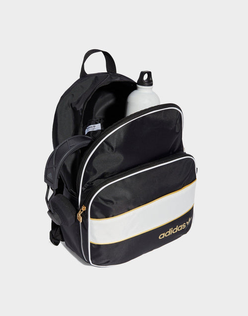 กระเป๋าสะพายหลัง