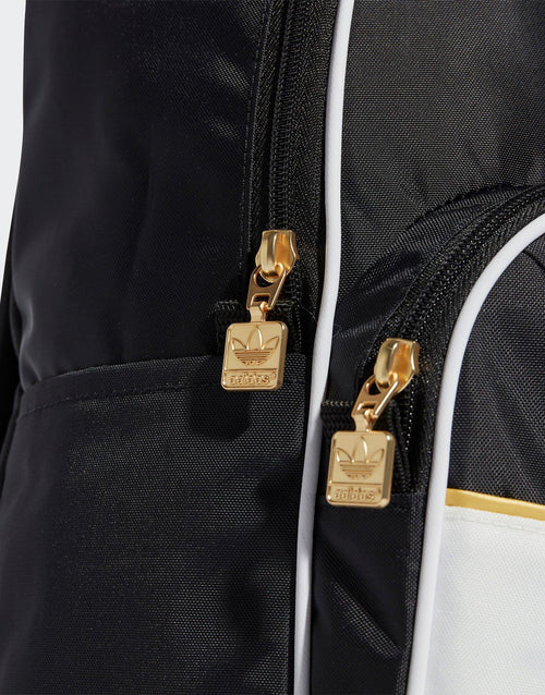 กระเป๋าสะพายหลัง