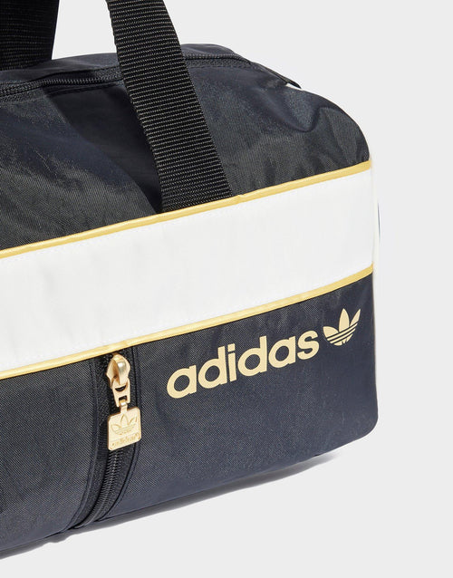 กระเป๋า Small Duffel