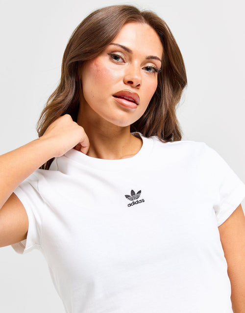 เสื้อยืดผู้หญิง Essential Slim