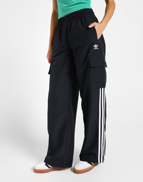 กางเกงขายาวผู้หญิง Adicolor 3-Stripes Cargo Tracksuit