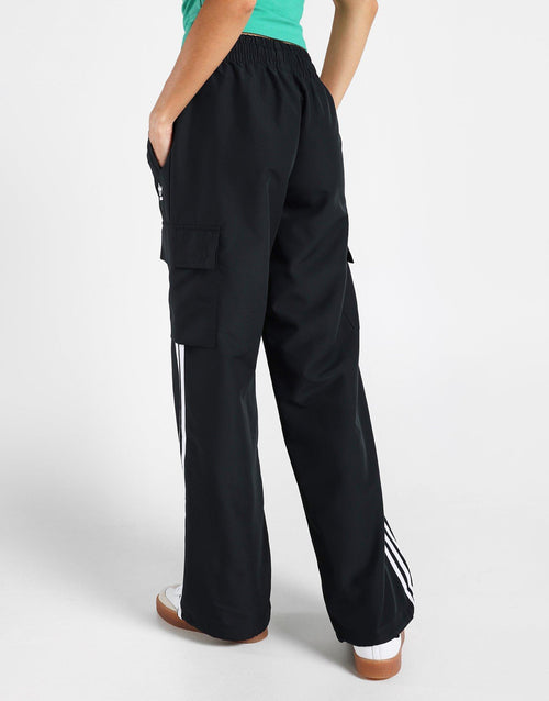 กางเกงขายาวผู้หญิง Adicolor 3-Stripes Cargo Tracksuit