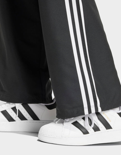 กางเกงขายาวผู้หญิง Adicolor 3-Stripes Cargo Tracksuit