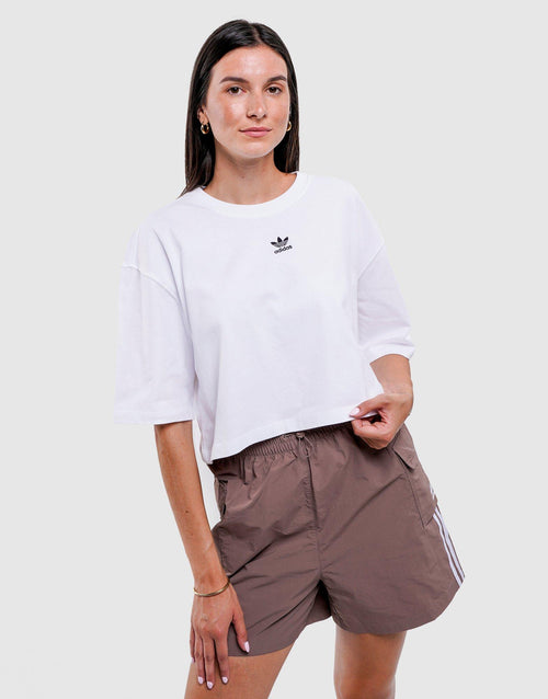 เสื้อยืดผู้หญิง Essentials Crop