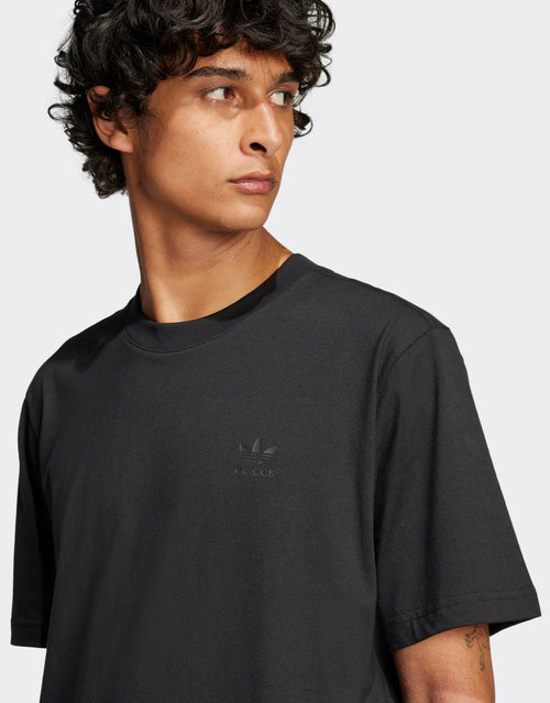 เสื้อยืดผู้ชาย Trefoil Series