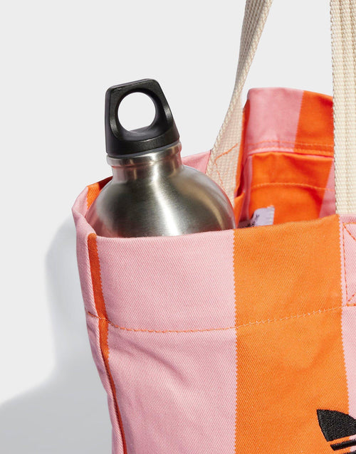 กระเป๋า Tote