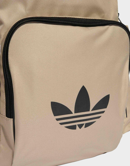 กระเป๋าสะพายหลัง Adicolor (23L)