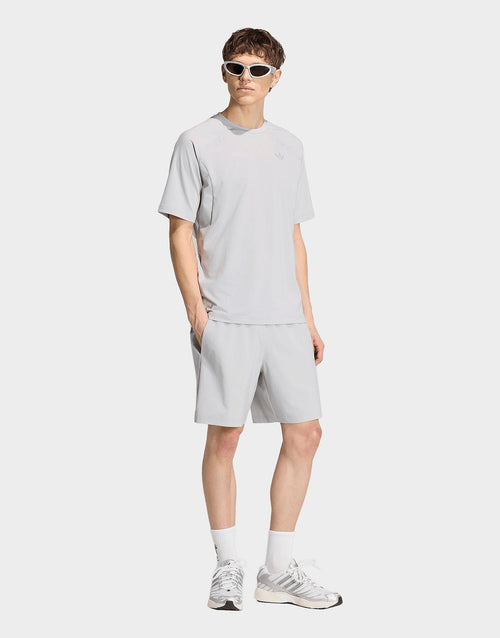 เสื้อยืดผู้ชาย Tech Trefoil Essentials
