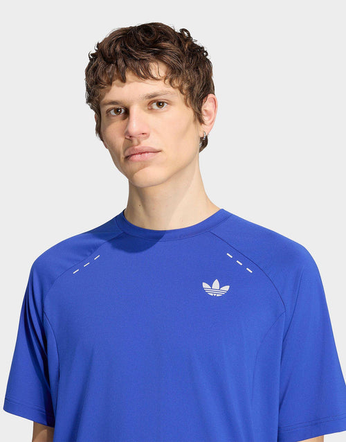 เสื้อยืดผู้ชาย Tech Trefoil Essentials