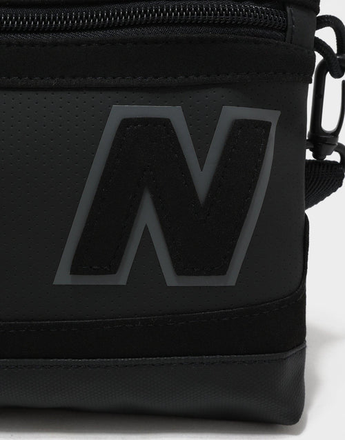 กระเป๋าสะพายไหล่ Legacy