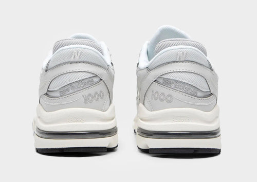 รองเท้าผู้ชาย 1000