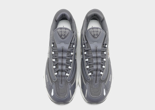 รองเท้าผู้ชาย 1000