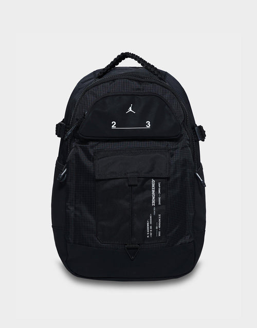 กระเป๋าสะพายหลัง 23 Engineered (29L)