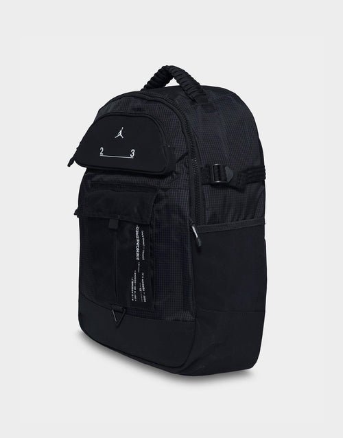 กระเป๋าสะพายหลัง 23 Engineered (29L)