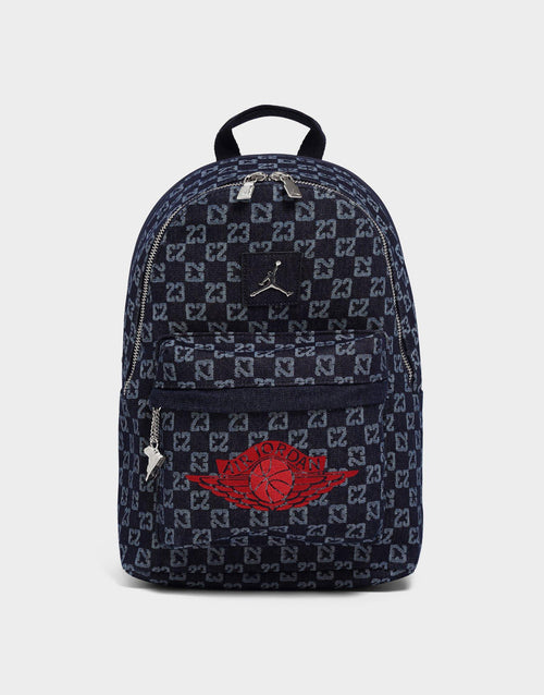 กระเป๋าสะพายหลัง Monogram (20.8L)