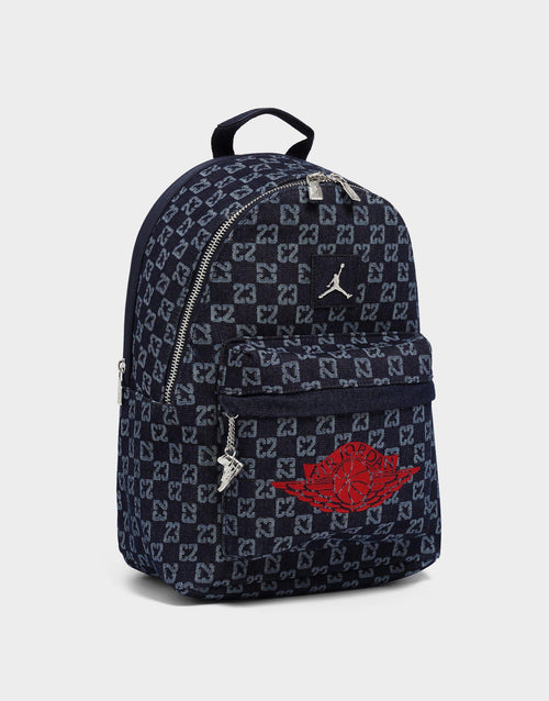 กระเป๋าสะพายหลัง Monogram (20.8L)