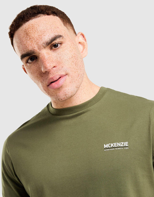 เสื้อยืดผู้ชาย Essential