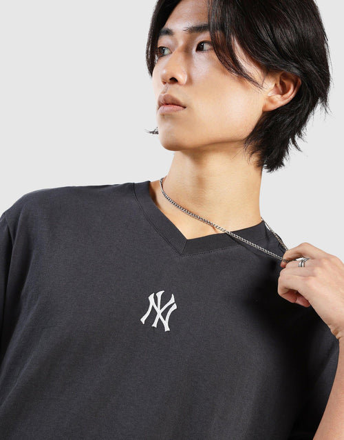 เสื้อยืดผู้ชาย Graffiti NY Yankees