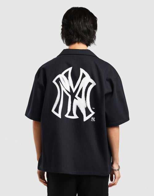 เสื้อแขนสั้นผู้ชาย Spray Boxy Crop Stripe NY Yankees