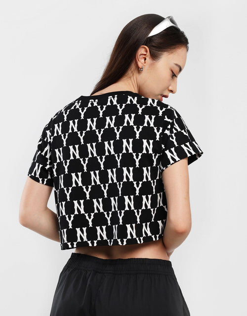 เสื้อยืดผู้หญิง Team Monogram Cropped