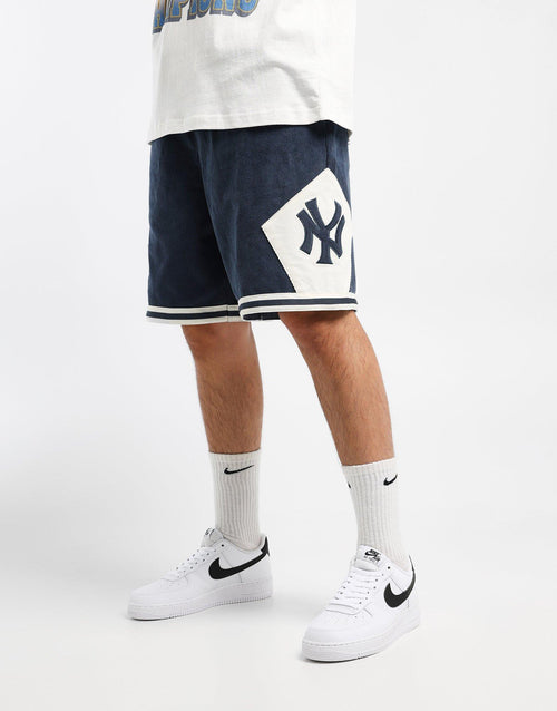 กางเกงขาสั้นผู้ชาย Corduroy Yonder Knits NY Yankees