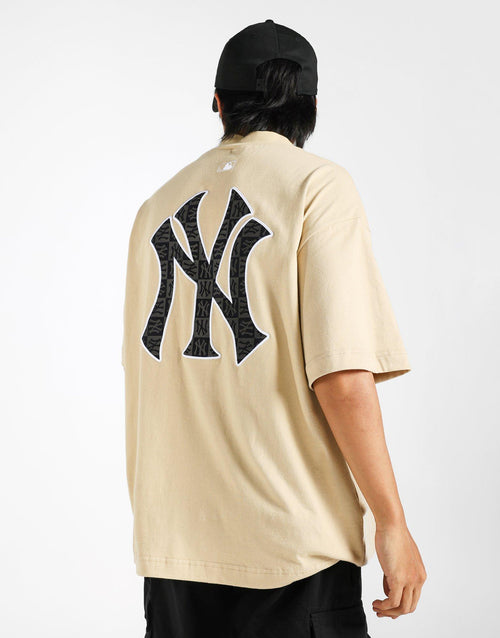 เสื้อยืดผู้ชาย Monogram Logo NY Yankees