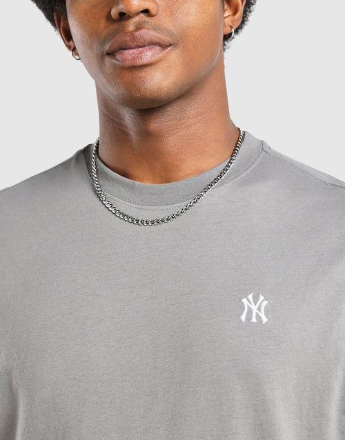 เสื้อยืดผู้ชาย Team Embroidery NY Yankees