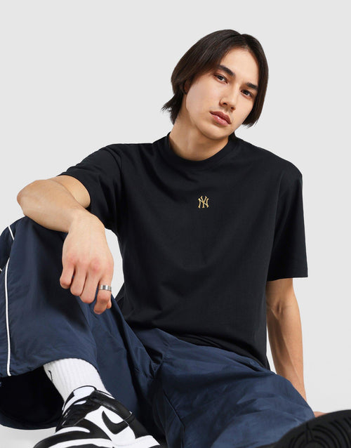 เสื้อยืดผู้ชาย Metallic Embroidered Large